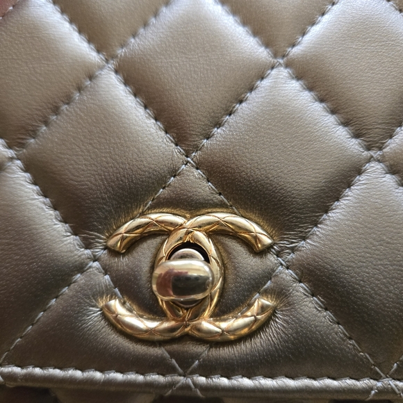 Chanel wallet on a chain gold champaign color. 7,5 x4,8 inches - Picture 15 of 16